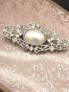 Vintage Michelle Lynn Silver Tone Brooch